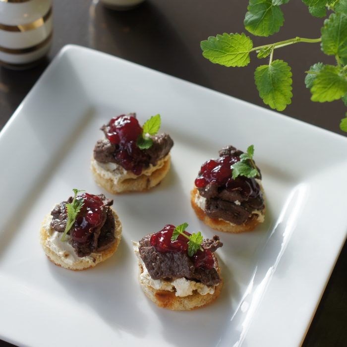 Brushetta skavet hvalkjøtt